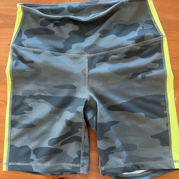 Reebok camo bike shorts - EUC - Picture 2 of 5